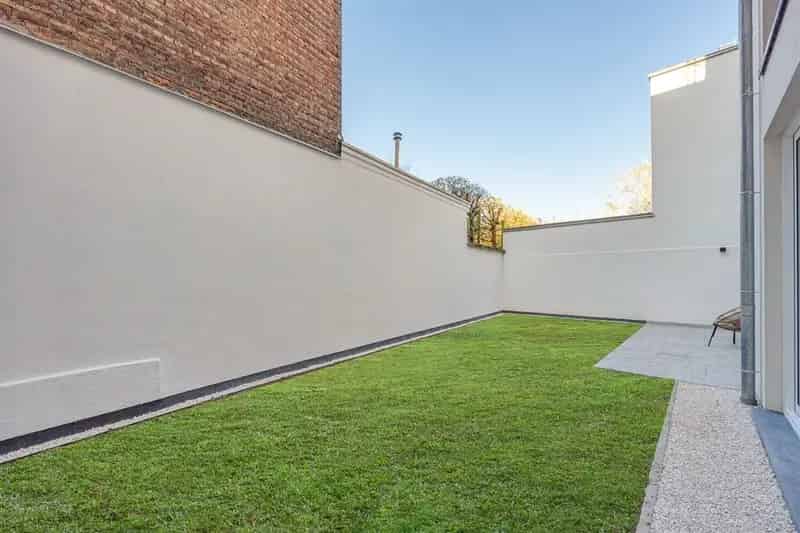 Appartement te koop Berchem: gerenoveerd, tuin, 2-3 slaapkamers