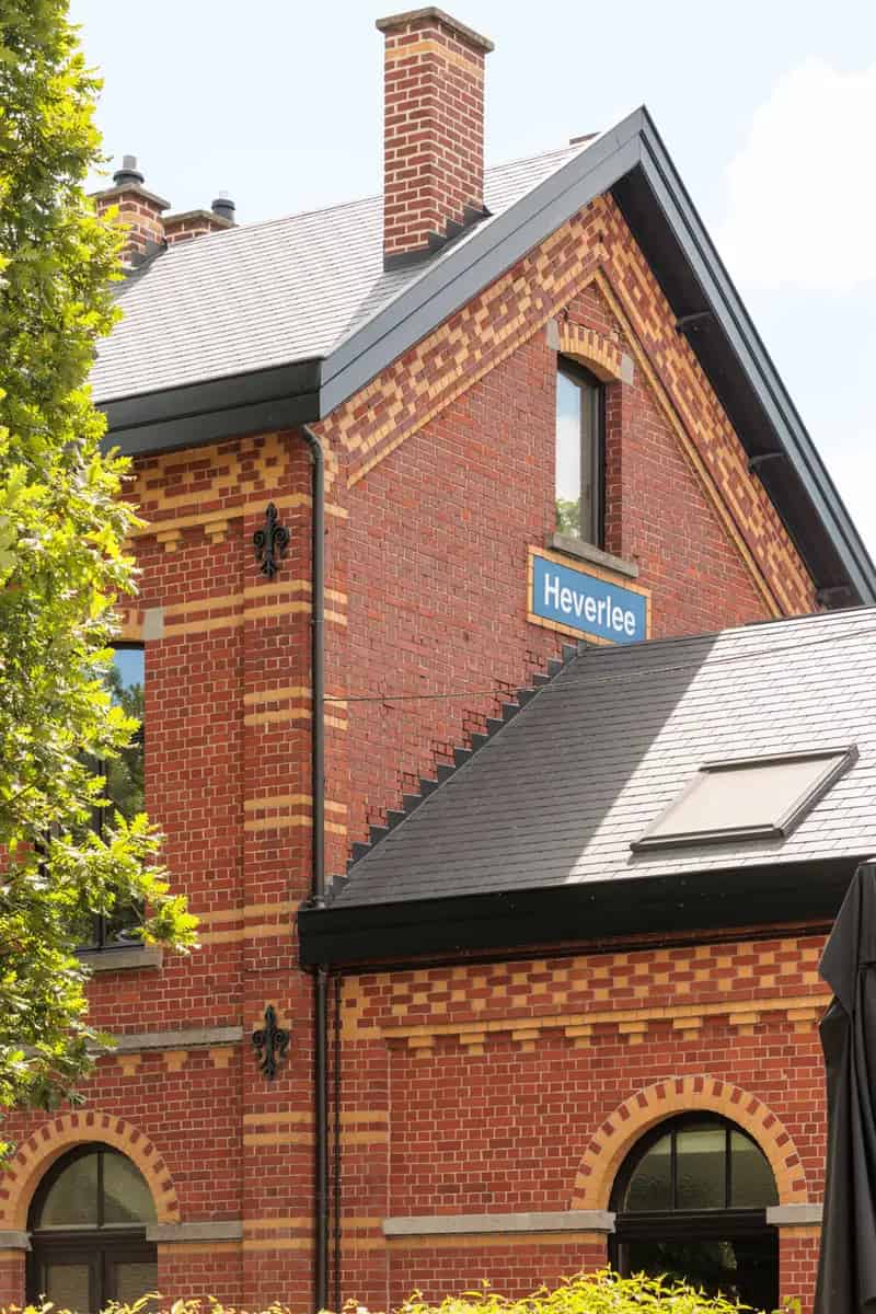 Heverlee: Gerenoveerd Huis met 5 Slaapkamers Nabij Leuven