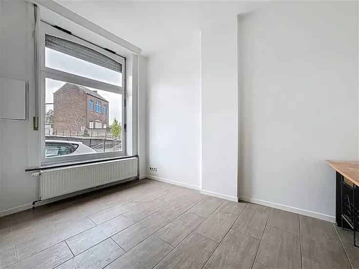 Huis Te Koop Farciennes: 2-Gevelwoning met Grote Kamers en Kelder