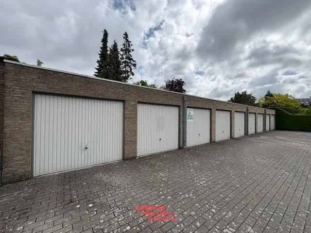 Gesloten Garagebox te Koop