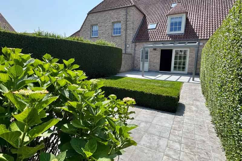 Huis te huur Knokke-Duinbergen: 3 slaapkamers, tuin en garage
