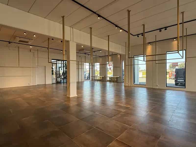 Handelspand 428m² met Parking Instapklaar