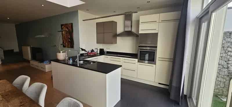 Ruime 4 Slaapkamer Woning Kontich Centrum