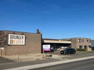 Industrie te koop Diepenbeek 2688m² Bedrijfsgebouw met woning