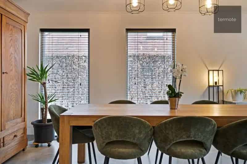 Gerenoveerde gezinswoning met 6 slaapkamers te koop