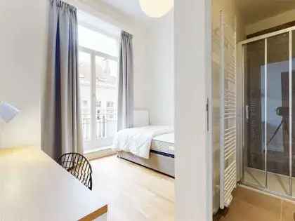 Residentie met 24 Units en Gemeenschappelijke Ruimtes