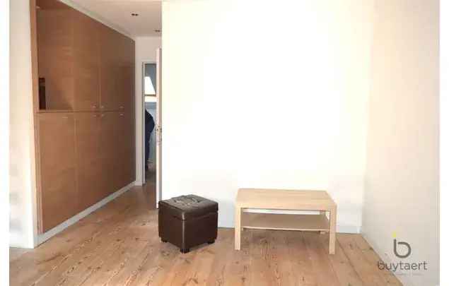 Huur 1 slaapkamer appartement van 55 m² in Antwerp