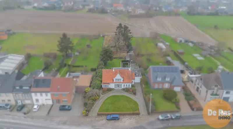 Villa te Haaltert met 3 slaapkamers, grote tuin en garage