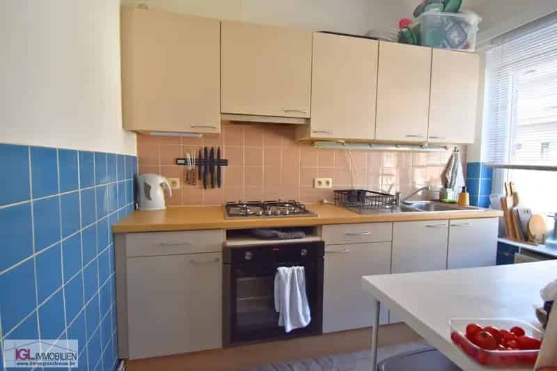 Appartement te huur 2de verdieping 1 slaapkamer 1 bureau