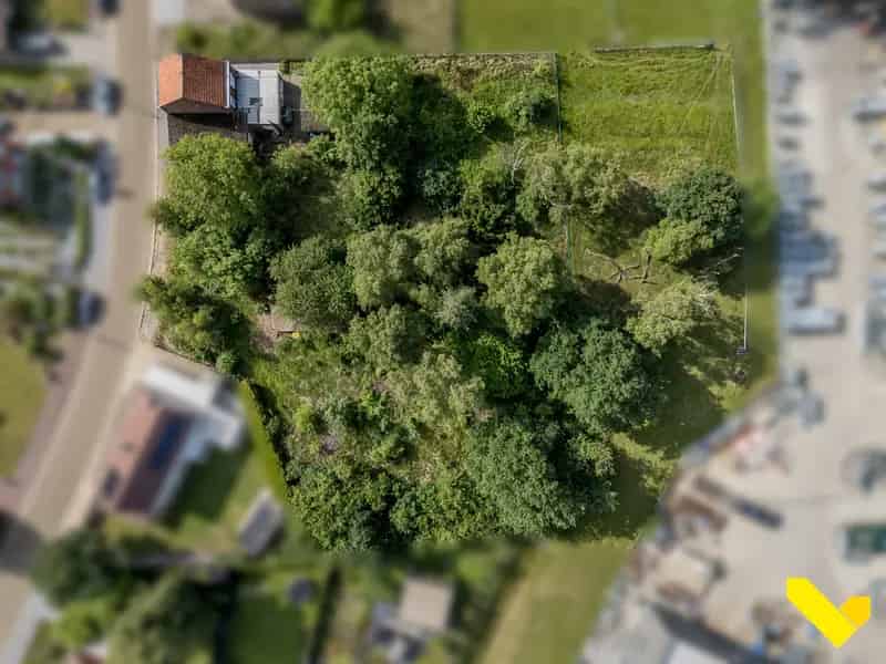 Bouwgrond 25m Straatbreedte 77m Diepte Grote Tuin