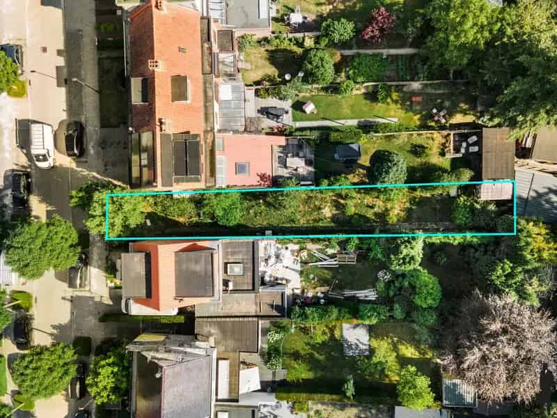 Bouwgrond Hove: Rustige Straat 3-4 Slaapkamers Garage Oprit