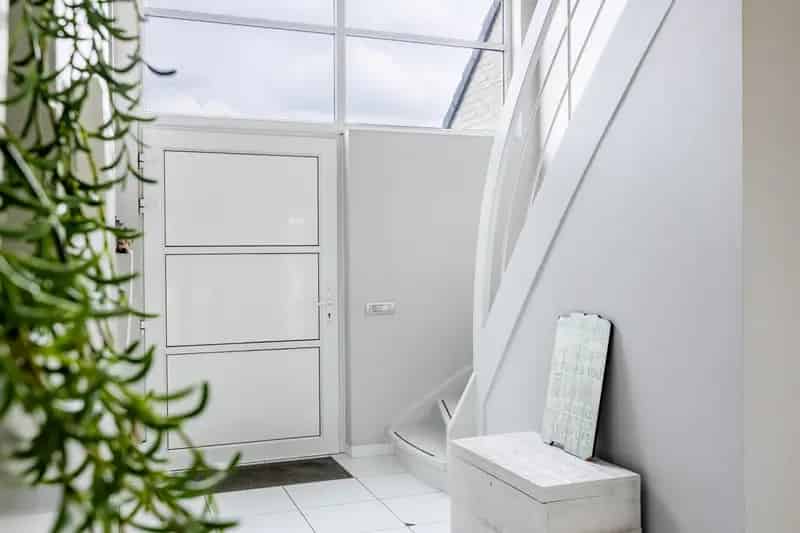 Huis te huur Moen: Unieke Villa met Magazijn 550m²