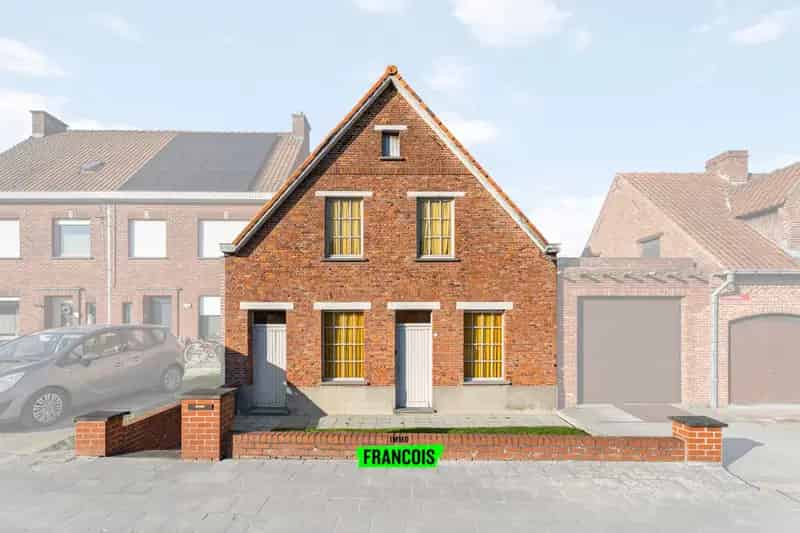 Huis te koop Vlamertinge: 2 slaapkamers, tuin, renovatieproject