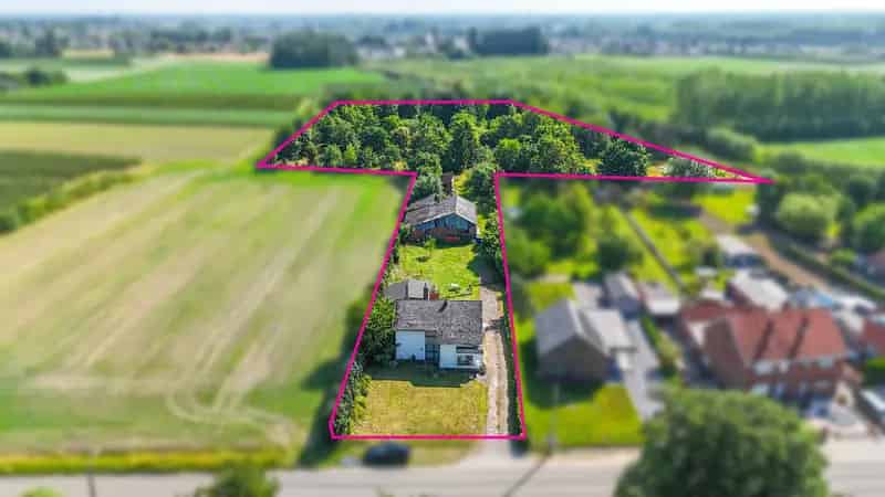 Vrijstaande woning met hangar en 13000m2 grond te Alken