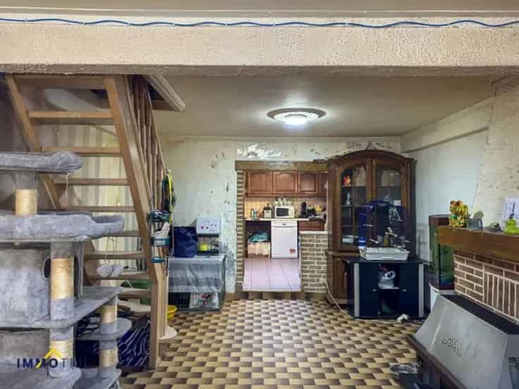 Te renoveren woning met 2 terrassen nabij station Aalst