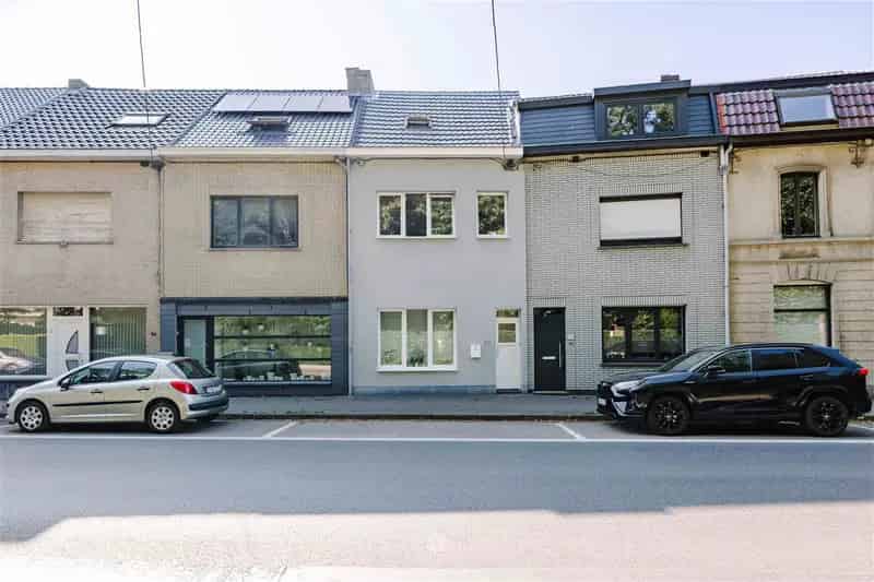 Huis te koop Merelbeke-Melle: Instapklare woning met 3 slaapkamers en garage