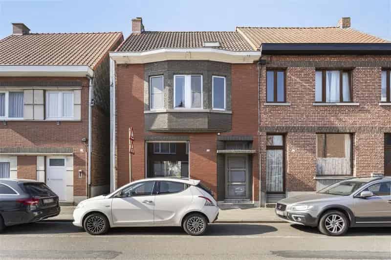 Huis te koop Melsele: 4 slaapkamers, tuin, renovatieplicht