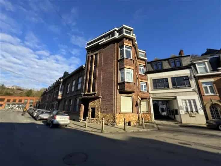 Investeringspand Namen: 3 Flats Nabij Centrum en Station