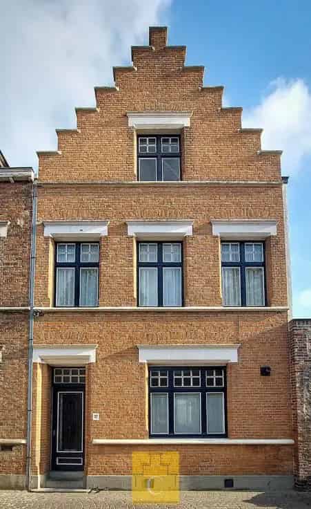 Huis Te Koop: Karakterpand jaren 20 met Tuin en Achterhuis
