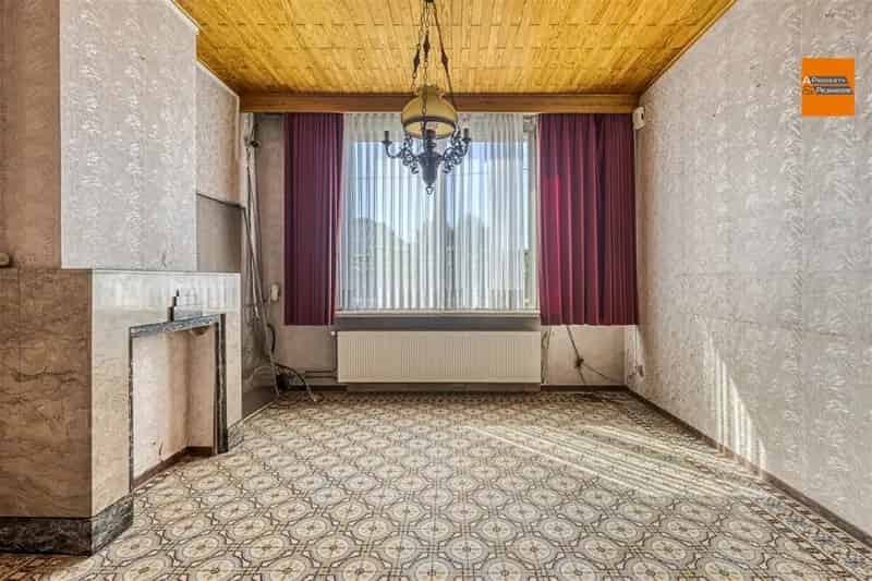 Ruime woning met 5 slaapkamers te renoveren in Onze Lieve Vrouw Waver