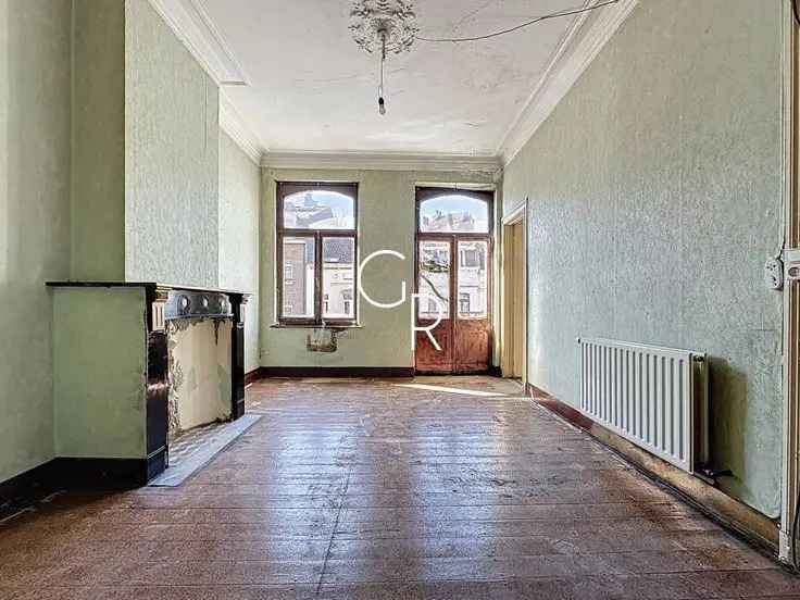 Appartement te Koop Horta: Duplex 3 slaapkamers te renoveren