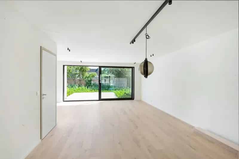 Ongemeubelde Moderne Geothermische Energiezuinige Woning Knokke