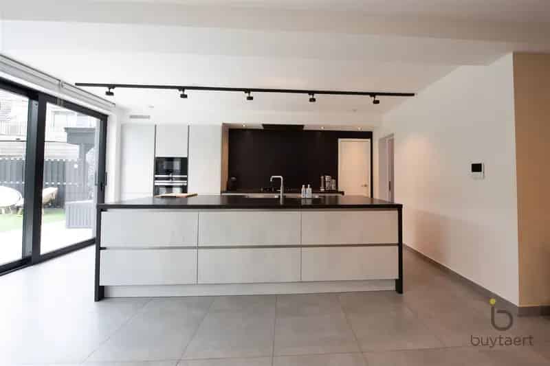 Gerenoveerde woning 4 slaapkamers