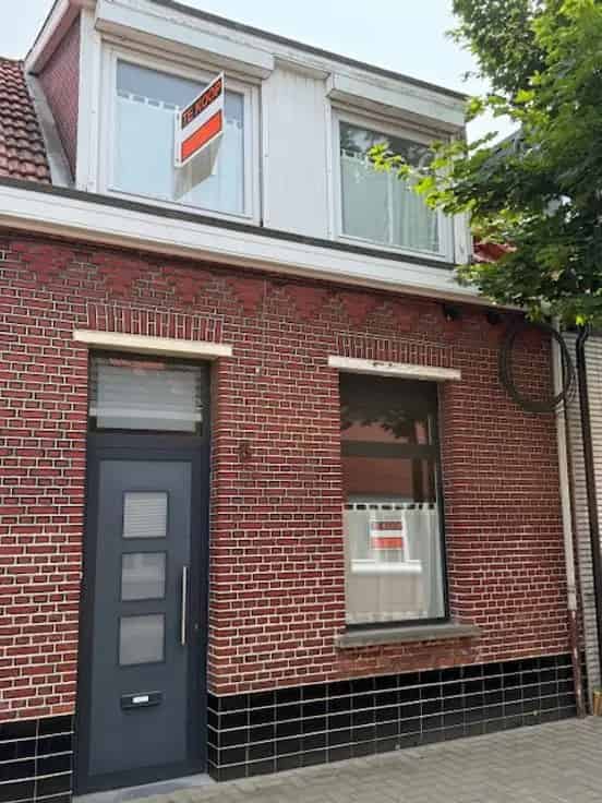 Te renoveren woning Ekeren centrum