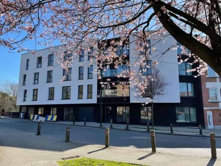 Appartement Te Koop Ukkel Nabij School en Winkels