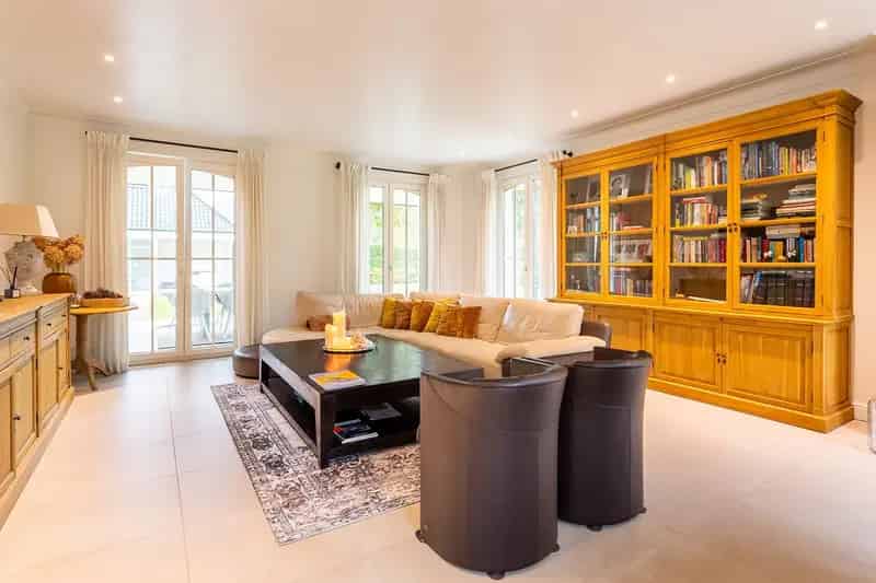 Gerenoveerde Villa met Veel Mogelijkheden