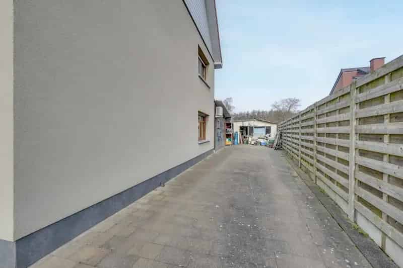 Gerenoveerde woning met paardenweide