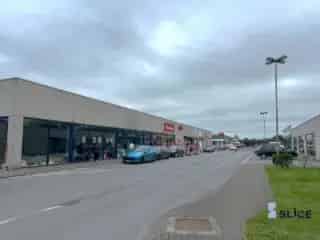 Handelspand te Huur Mons 732m²