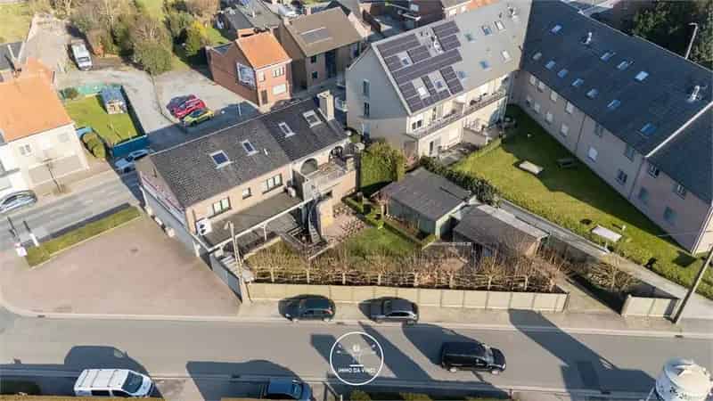 Handelspand te Koop Zulte: Ruime Woonst met Commerciële Ruimte