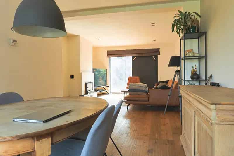 Instapklare woning 3 slaapkamers nieuwe aanbouw tuin