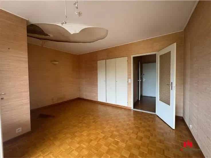 Te renoveren studio 40m² + terras 10m²  optionele garagebox en flat 70m²