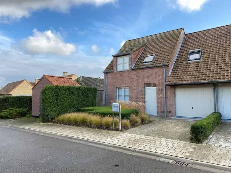 EENGEZINSWONING te koop