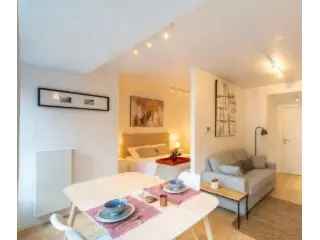 Studio te huur Elsene 42m2 Gemeubileerd Parking Kelder