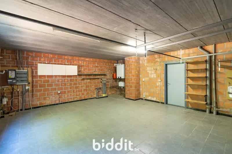 OP TE FRISSEN WITTE VILLA