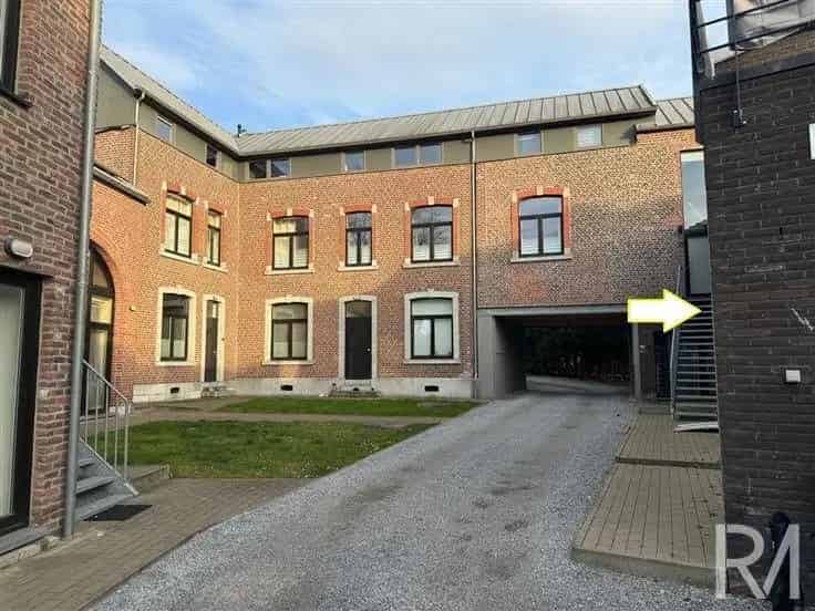 Appartement Te Koop: Lichtrijk Appartement in Gerenoveerde Boerderij