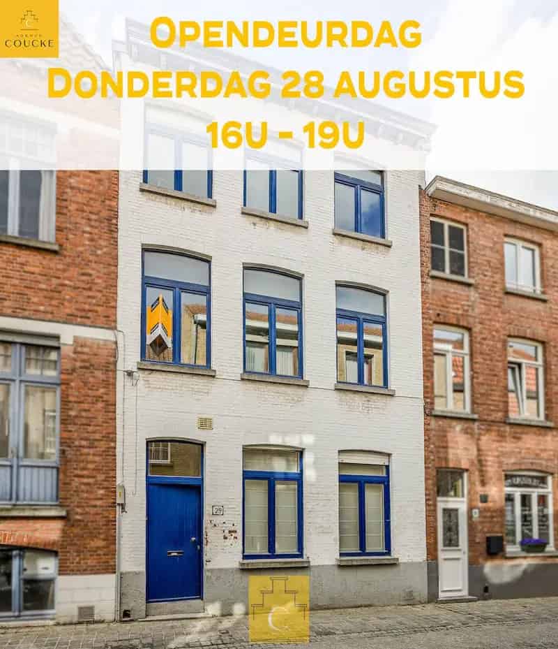 Stadswoning met terrastuin en garage nabij Ezelstraat