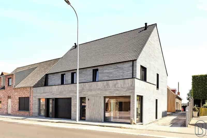 Moderne BEN Huis 3 Slaapkamers Garage Tuin te Huur Ooigem