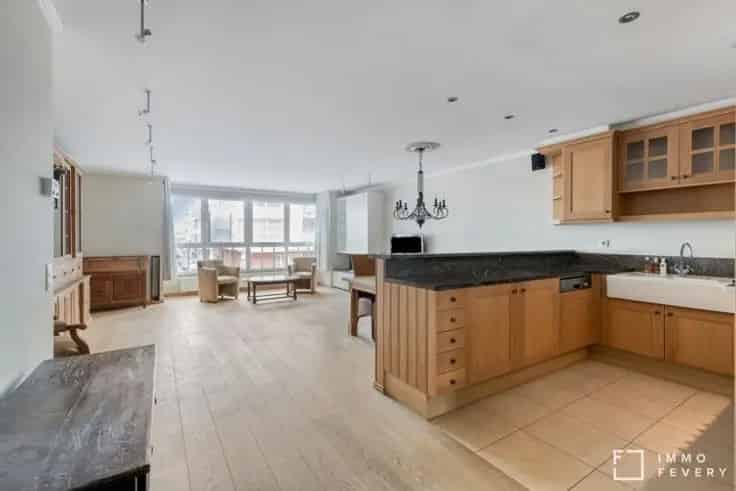 Appartement te Koop Knokke - Ruim 2 Slaapkamers 2 Badkamers Terras