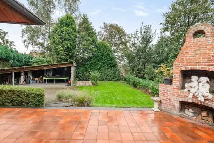 Huis Te Koop 5 Slaapkamers Grote Tuin Nabij Scholen