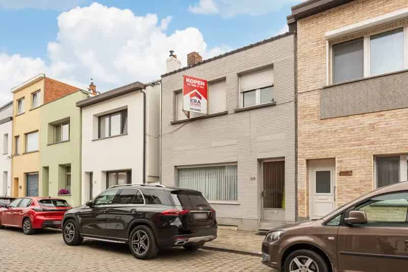 Te renoveren woning 3 slaapkamers tuin Merksem