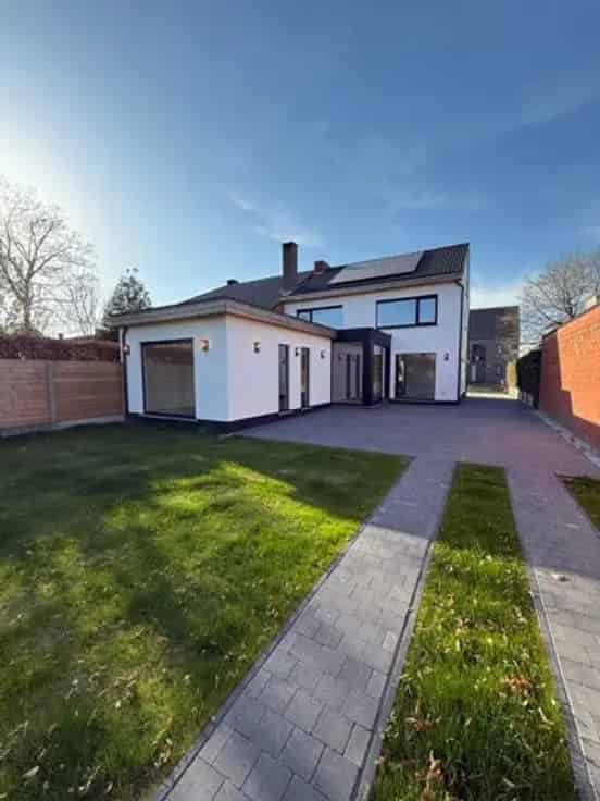 Gerenoveerde woning te Hoogstraten 3 slaapkamers 2 badkamers