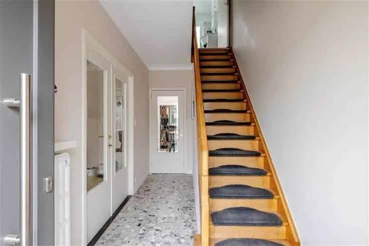 Gerenoveerde woning 4 slaapkamers garage