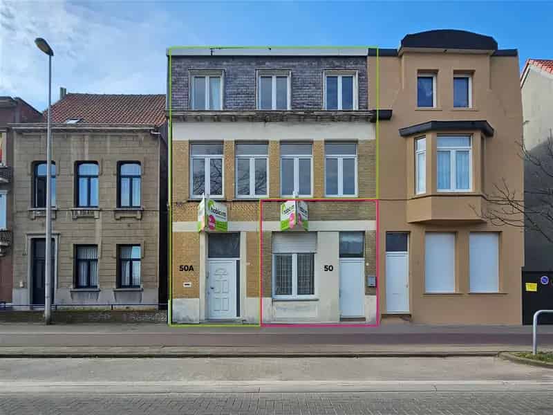 Huis te koop Hoboken: 5 slaapkamers, 2 badkamers, renovatieproject