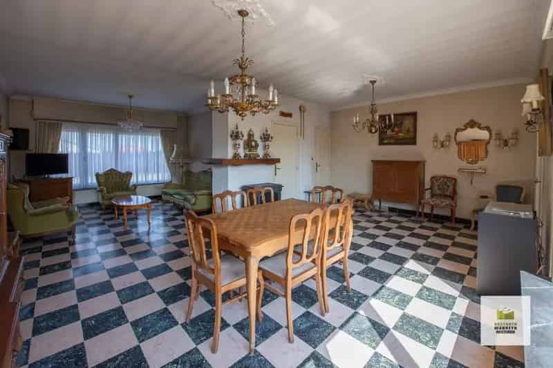 Te renoveren woning met landelijk zicht te Wingene