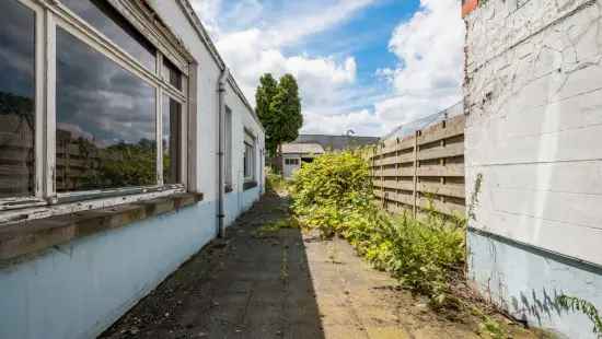 Te renoveren woning met bijhorende atelier