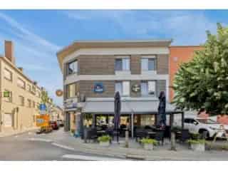 Handelspand te Koop Wetteren - Ruime Gelachzaal en Appartement